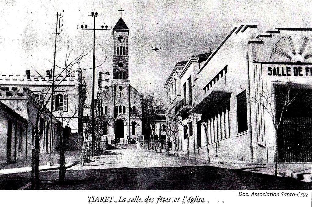262- Tiaret - L'eglise et la salle des fetes.jpg